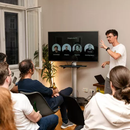 drupal meetup interessierte meschen im gespräch