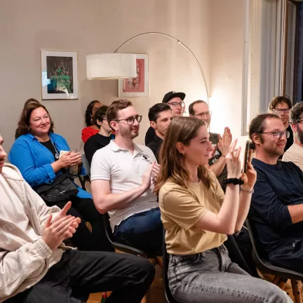 drupal meetup interessierte meschen im gespräch